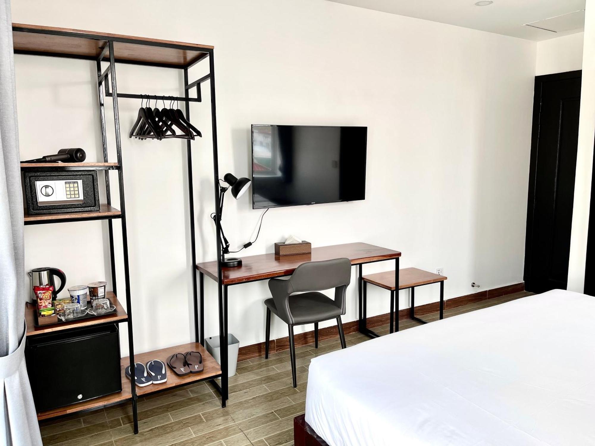 Times Hotel At Bassac Lane Phnom Penh Exteriör bild